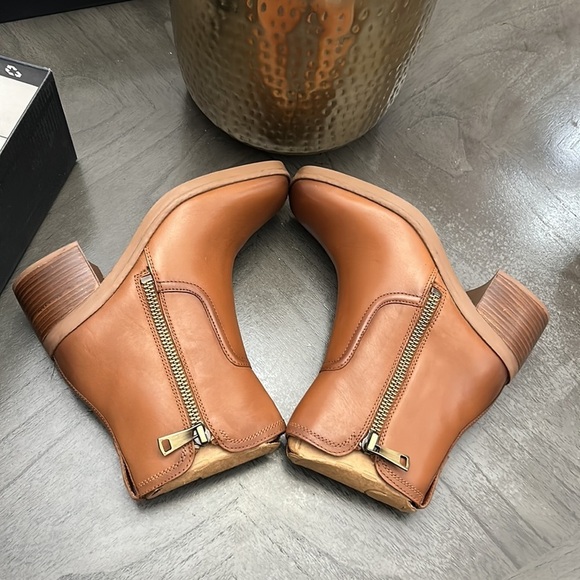 Naturalizer Emmy Block Heel Bootie in English Tea Leather (WIDE) - Picture 11 of 12